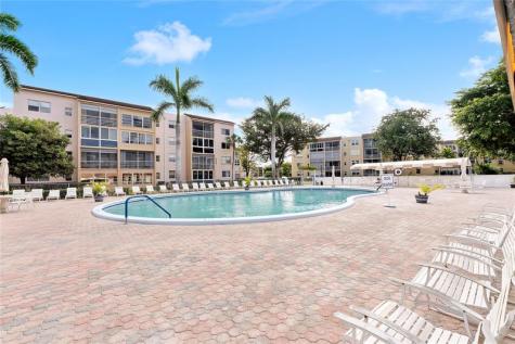 2811 Somerset Drive Lauderdale Lakes FL 33311