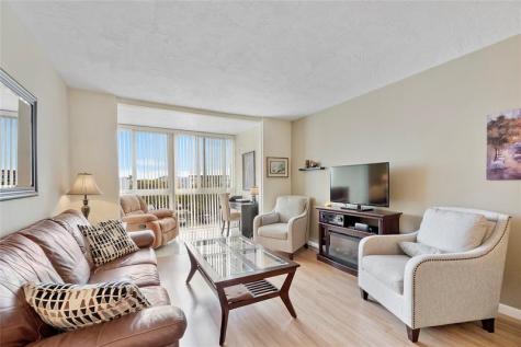 2811 Somerset Drive Lauderdale Lakes FL 33311