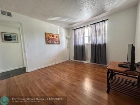 850 E Commercial Boulevard Oakland Park FL 33334