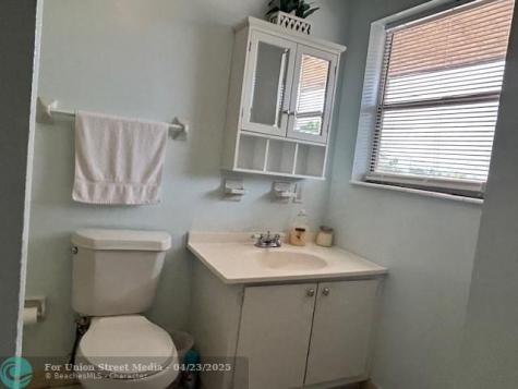 850 E Commercial Boulevard Oakland Park FL 33334