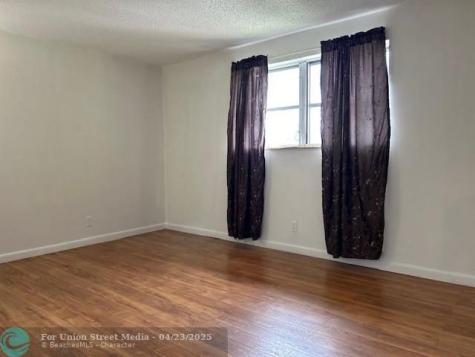 850 E Commercial Boulevard Oakland Park FL 33334