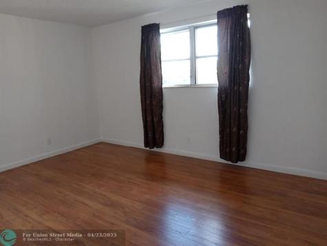850 E Commercial Boulevard Oakland Park FL 33334