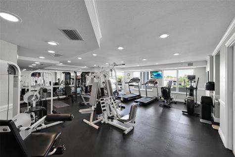 2880 NE 14th Street Causeway Pompano Beach FL 33062