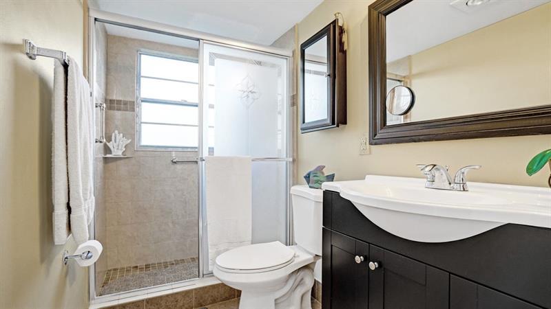 1036 Guildford B Boca Raton FL 33434