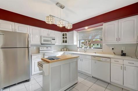 9800 Pecan Tree Drive Boynton Beach FL 33436