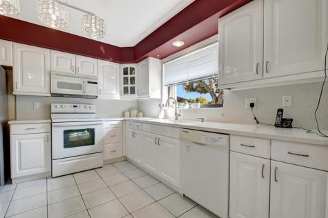 9800 Pecan Tree Drive Boynton Beach FL 33436