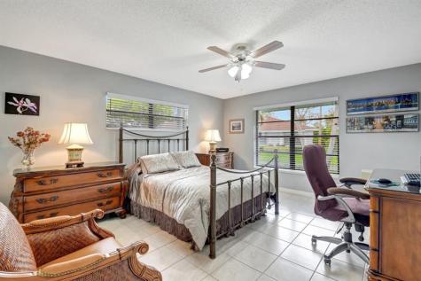 9800 Pecan Tree Drive Boynton Beach FL 33436