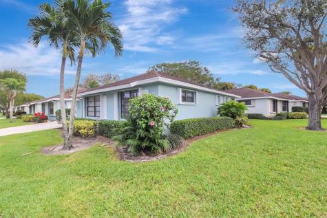 9800 Pecan Tree Drive Boynton Beach FL 33436