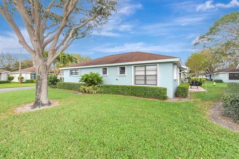 9800 Pecan Tree Drive Boynton Beach FL 33436