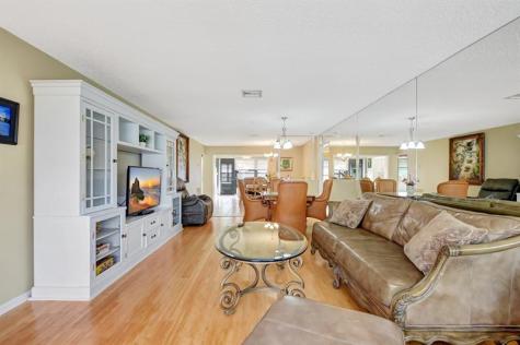 9800 Pecan Tree Drive Boynton Beach FL 33436