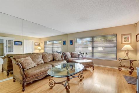 9800 Pecan Tree Drive Boynton Beach FL 33436