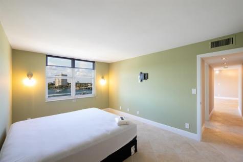 1 Las Olas Circle Fort Lauderdale FL 33316