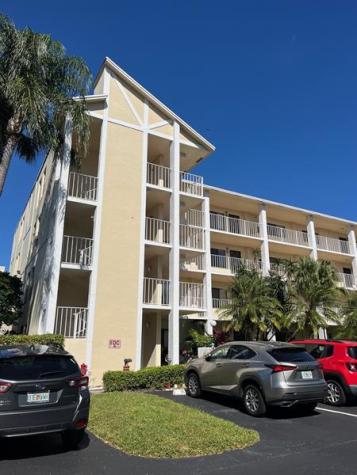 7351 Kinghurst Drive Delray Beach FL 33446