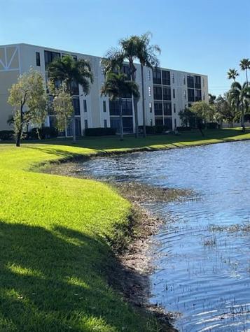 7351 Kinghurst Drive Delray Beach FL 33446