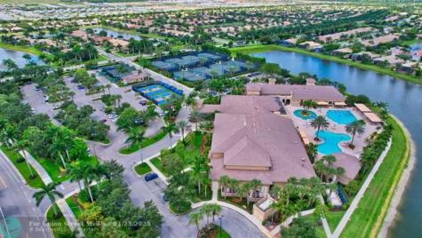 204 Burgundy E Delray Beach FL 33484