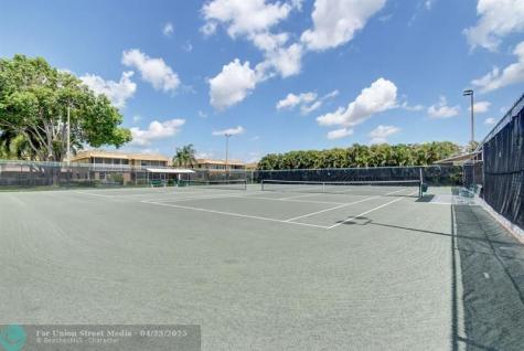 204 Burgundy E Delray Beach FL 33484