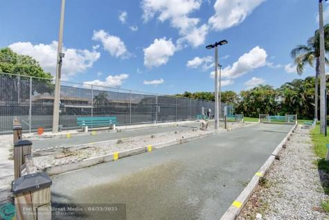 204 Burgundy E Delray Beach FL 33484