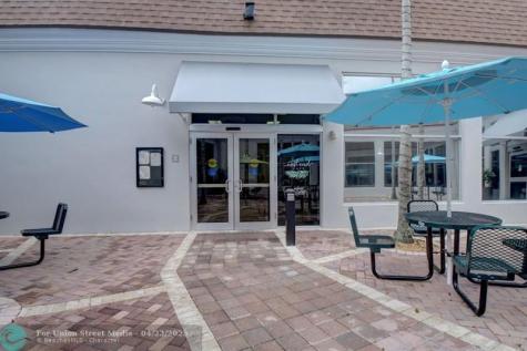 204 Burgundy E Delray Beach FL 33484