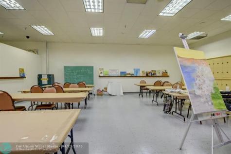 204 Burgundy E Delray Beach FL 33484