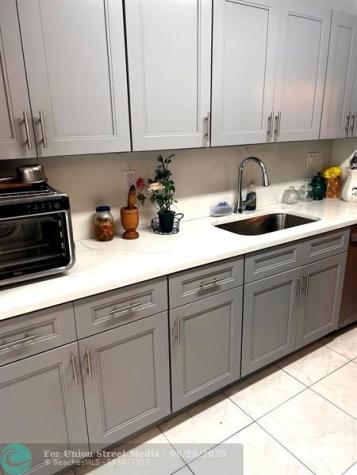 2650 NW 49th Avenue Lauderdale Lakes FL 33313