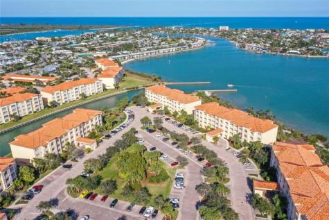 19 Harbour Isle Drive W Hutchinson Island FL 34949