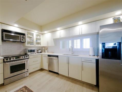 2480 Presidential Way West Palm Beach FL 33401