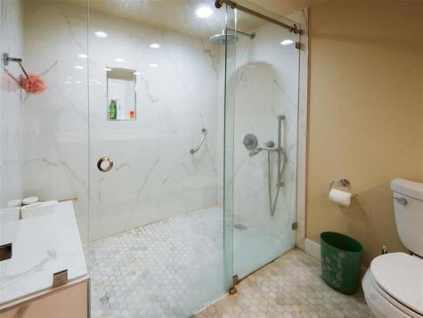 2480 Presidential Way West Palm Beach FL 33401