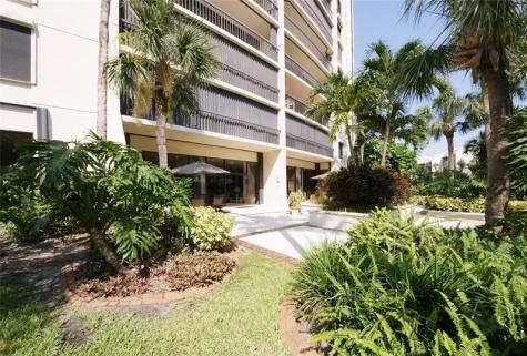 2480 Presidential Way West Palm Beach FL 33401