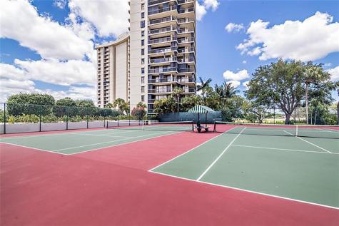 2480 Presidential Way West Palm Beach FL 33401