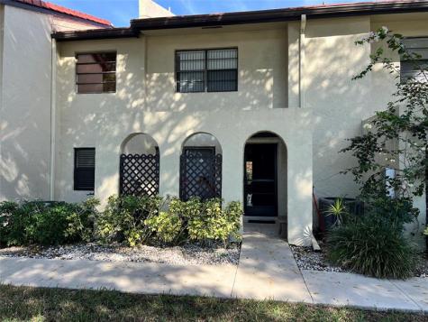 8460 Casa Del Lago Boca Raton FL 33433