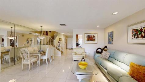 8460 Casa Del Lago Boca Raton FL 33433
