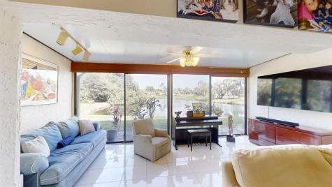 8460 Casa Del Lago Boca Raton FL 33433