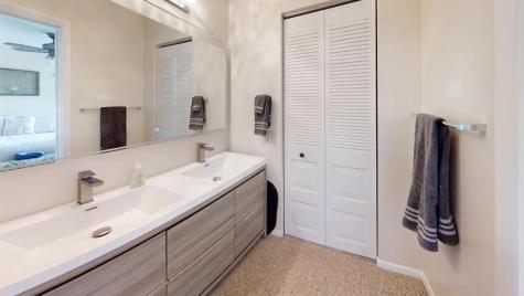 8460 Casa Del Lago Boca Raton FL 33433