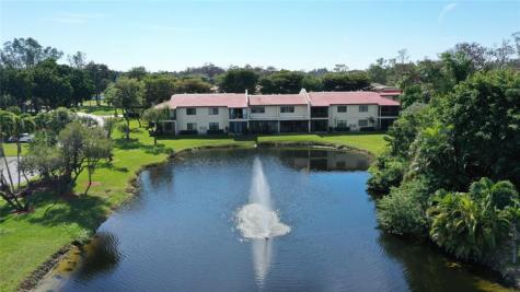 8460 Casa Del Lago Boca Raton FL 33433