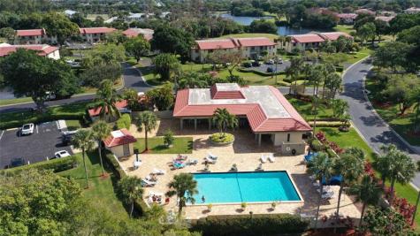 8460 Casa Del Lago Boca Raton FL 33433