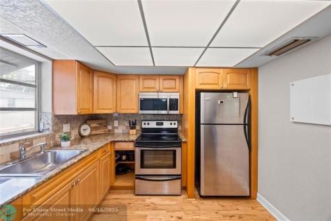 3847 S Circle Drive Hollywood FL 33021