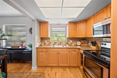 3847 S Circle Drive Hollywood FL 33021