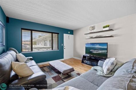 3847 S Circle Drive Hollywood FL 33021