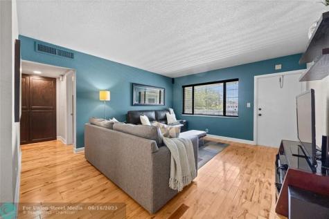 3847 S Circle Drive Hollywood FL 33021