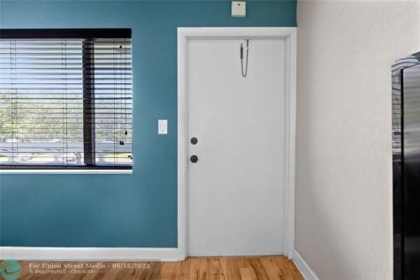 3847 S Circle Drive Hollywood FL 33021