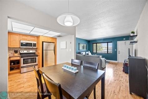 3847 S Circle Drive Hollywood FL 33021