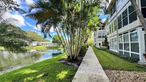 5103 NW 35th Street Lauderdale Lakes FL 33319