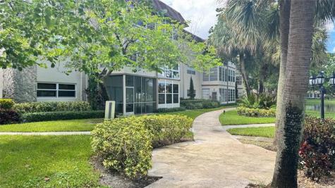 5103 NW 35th Street Lauderdale Lakes FL 33319