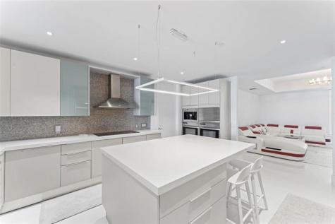 5959 Collins Avenue Miami Beach FL 33140