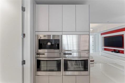 5959 Collins Avenue Miami Beach FL 33140