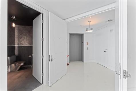 5959 Collins Avenue Miami Beach FL 33140