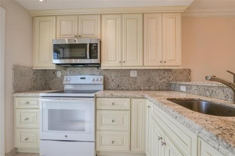 5071 W Oakland Park Boulevard Lauderdale Lakes FL 33313