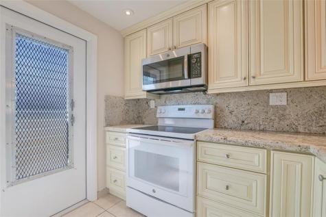 5071 W Oakland Park Boulevard Lauderdale Lakes FL 33313