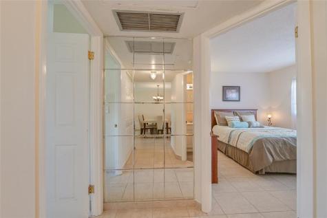 5071 W Oakland Park Boulevard Lauderdale Lakes FL 33313