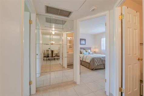 5071 W Oakland Park Boulevard Lauderdale Lakes FL 33313